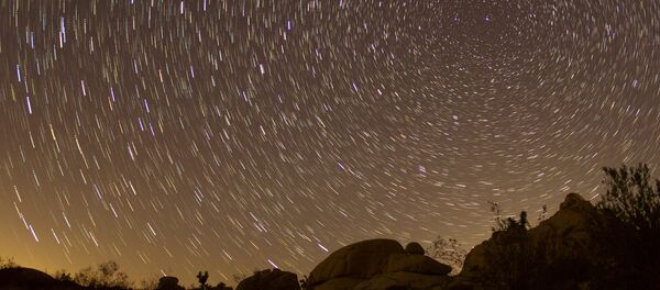 Cielo nocturno, imágen referencial - Sputnik Mundo