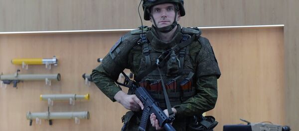 Uno de los exoesqueletos mostrados en el foro Army 2018 - Sputnik Mundo