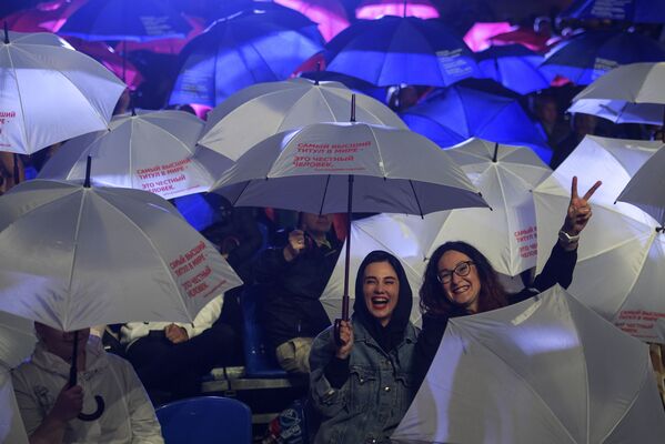 Muchos fueron los rusos que participaron en las fiestas del 22 de agosto en San Petersburgo. - Sputnik Mundo