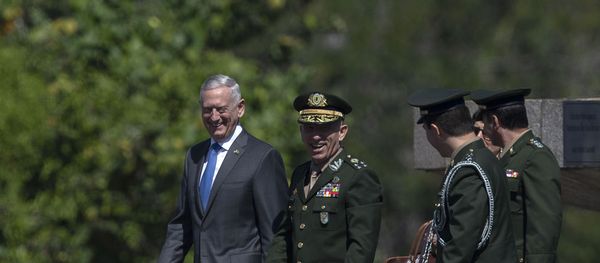 El secretario de Defensa de EEUU, James Mattis, en Brasil - Sputnik Mundo