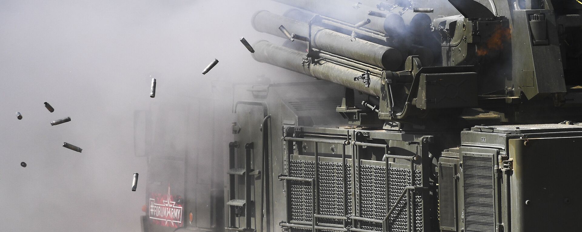 Sistema de misiles y de armas de artillería antiaérea Pantsir-S1 Sistema de misiles y de armas de artillería antiaérea Pantsir-S1 - Sputnik Mundo, 1920, 04.02.2024
