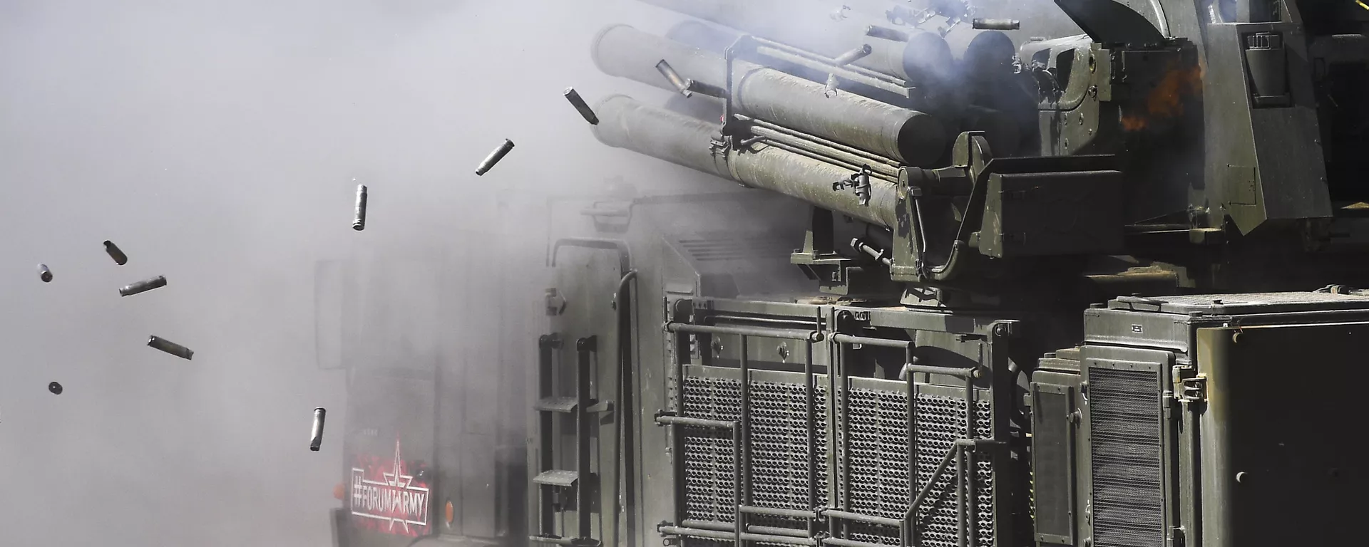 Sistema de misiles y de armas de artillería antiaérea Pantsir-S1 - Sputnik Mundo, 1920, 04.02.2024