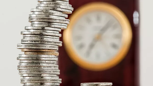 Monedas y un reloj - Sputnik Mundo