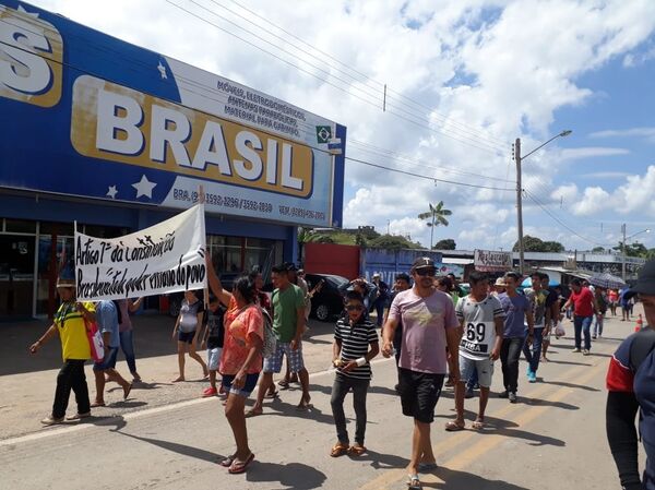 Vecinos de la ciudad fronteriza de Pacaraima, en Brasil, se manifiestan contra la entrada incontrolada de venezolanos. Los inmigrantes se encaran con ellos pidiendo comprension y les acusan de xenofobia - Sputnik Mundo