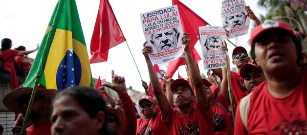 Partidarios del expresidente brasileño Luiz Inácio Lula da Silva Partidarios del expresidente brasileño Luiz Inácio Lula da Silva - Sputnik Mundo