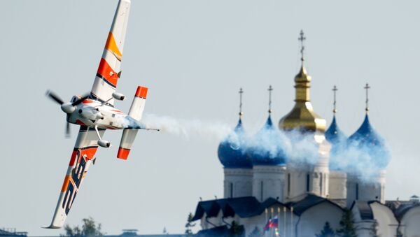 Juan Velarde, piloto español, durante la Red Bull Air Race - Sputnik Mundo