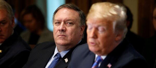 Secretario de Estado de EEUU, Mike Pompeo, y el presidente de EEUU, Donald Trump - Sputnik Mundo