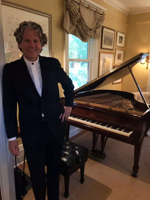 El connotado pianista argentino Sebastián Forster El connotado pianista argentino Sebastián Forster - Sputnik Mundo