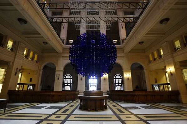  La esfera azul de Le Parc en el CCK - Sputnik Mundo