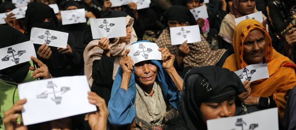 Manifestación en un campo de refugiados rohinyás en Bangladés - Sputnik Mundo