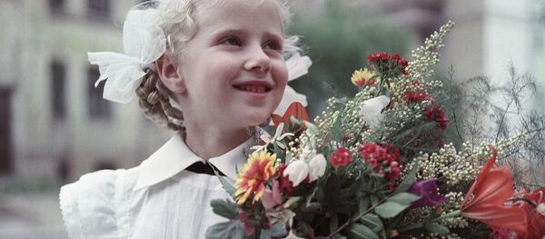 La vuelta a la escuela en la Unión Soviética - Sputnik Mundo