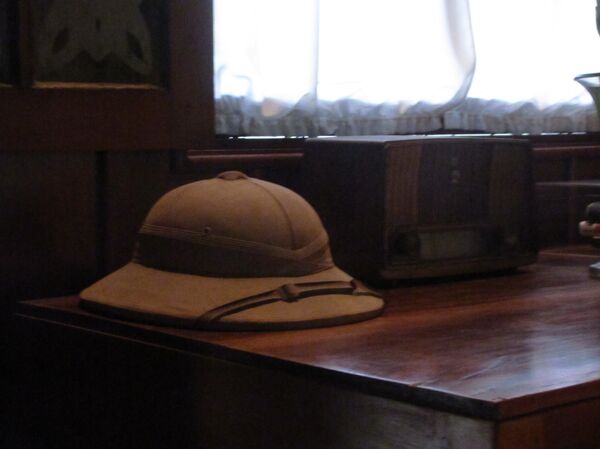 Sombrero de Ho Chi Minh sobre su escritorio en la Casa Zancuda - Sputnik Mundo