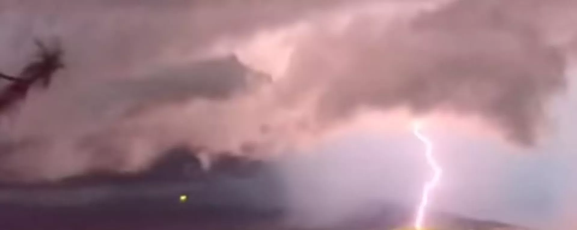 Un 'ovni' cae del cielo en México - Sputnik Mundo, 1920, 31.08.2018