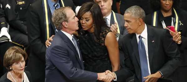 George Bush y Michelle Obama, foto de archivo - Sputnik Mundo