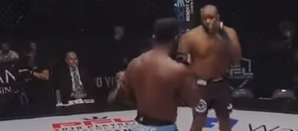 La pelea de Muhammed De'Reese y Leroy Johnson - Sputnik Mundo