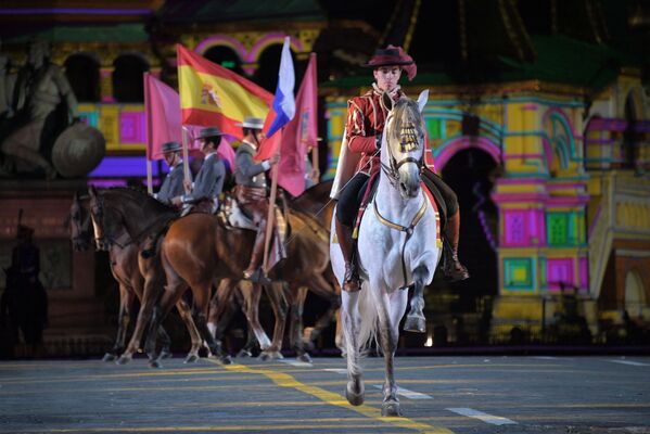 Así culminó el Festival Internacional de Música Militar Torre Spásskaya - Sputnik Mundo