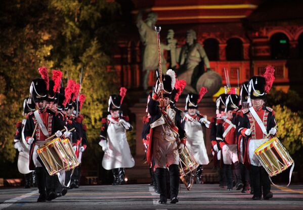 Así culminó el Festival Internacional de Música Militar Torre Spásskaya - Sputnik Mundo