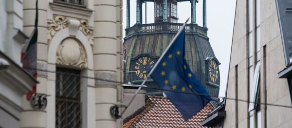 La bandera de la UE en Riga, la capital de Latvia - Sputnik Mundo