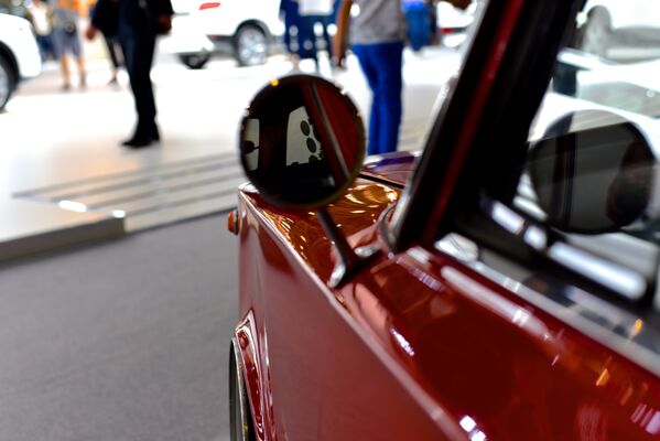 Enchúlame la máquina: estos rusos dan una nueva vida a los autos soviéticos - Sputnik Mundo