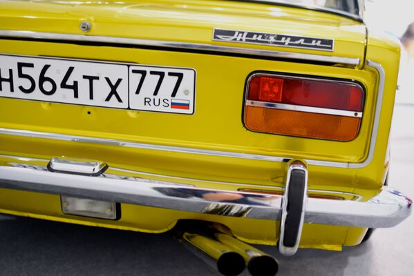 Enchúlame la máquina: estos rusos dan una nueva vida a los autos soviéticos - Sputnik Mundo