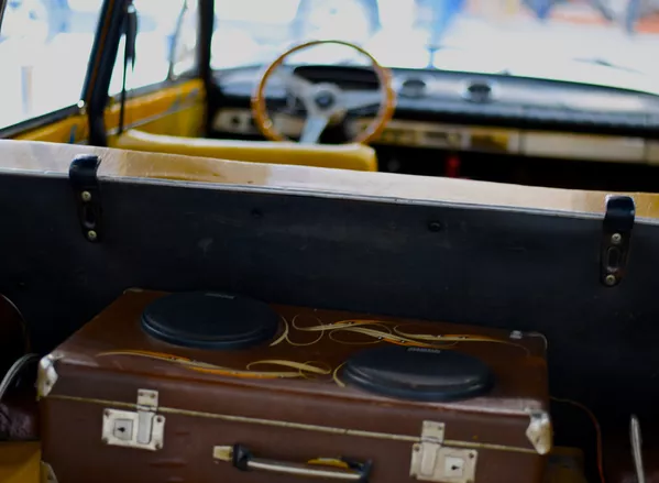 Enchúlame la máquina: estos rusos dan una nueva vida a los autos soviéticos Enchúlame la máquina: estos rusos dan una nueva vida a los autos soviéticos - Sputnik Mundo