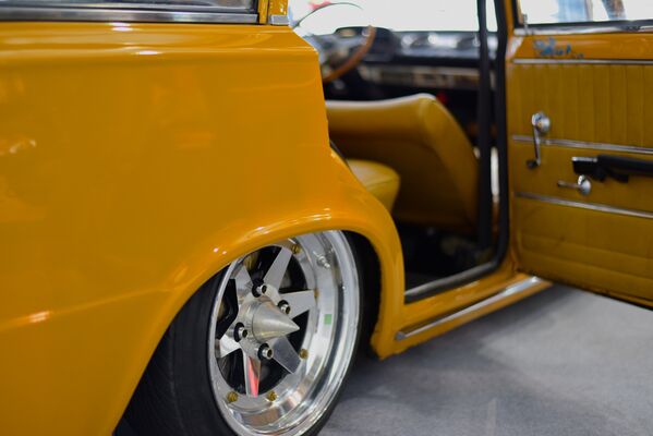 Enchúlame la máquina: estos rusos dan una nueva vida a los autos soviéticos - Sputnik Mundo