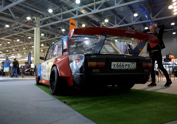 Enchúlame la máquina: estos rusos dan una nueva vida a los autos soviéticos Enchúlame la máquina: estos rusos dan una nueva vida a los autos soviéticos