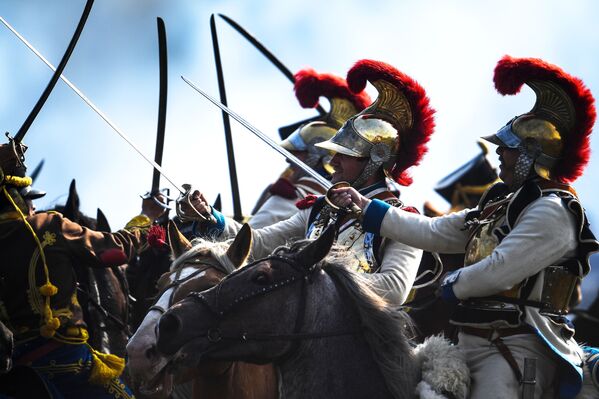 La batalla de Borodinó se reanuda cerca de Moscú - Sputnik Mundo