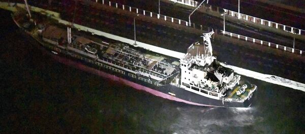 Un barco cisterna se estrella contra el puente que une el aeropuerto de Kansai, en Osaka, con el resto de Japón - Sputnik Mundo