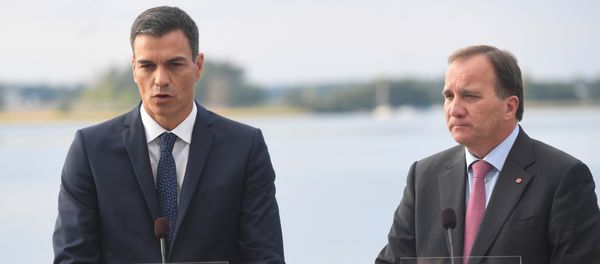 El presidente del Gobierno español, Pedro Sánchez, y el primer ministro sueco, Stefan Lofven - Sputnik Mundo