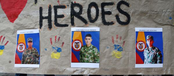Las fotografías de tres soldados capturados, Colombia Las fotografías de tres soldados capturados, Colombia - Sputnik Mundo