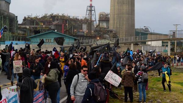 Movilización por la situación medioambiental y de salud de la población de Puchuncaví y Quintero, Chile. - Sputnik Mundo