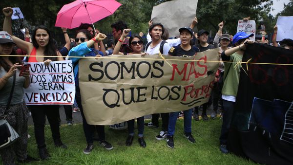 Protesta de estudiantes de la UNAM en México Protesta de estudiantes de la UNAM en México - Sputnik Mundo