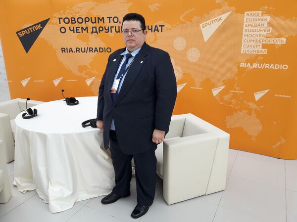 Rodolfo Álvarez Mejía, miembro de la Comisión Nacional de Bancos y Seguros de Honduras - Sputnik Mundo