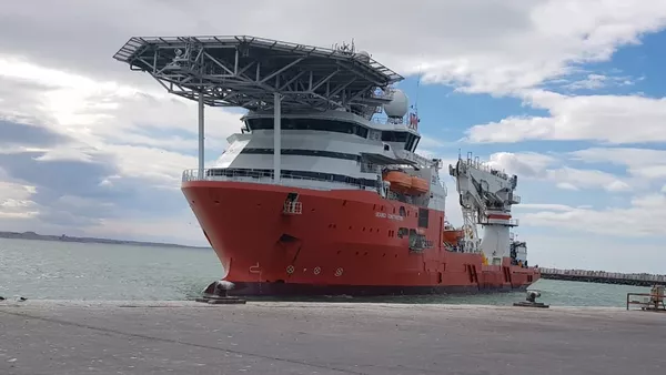 Buque noruego Seabed Constructor en el puerto de Comodoro Rivadavia en Argentina - Sputnik Mundo