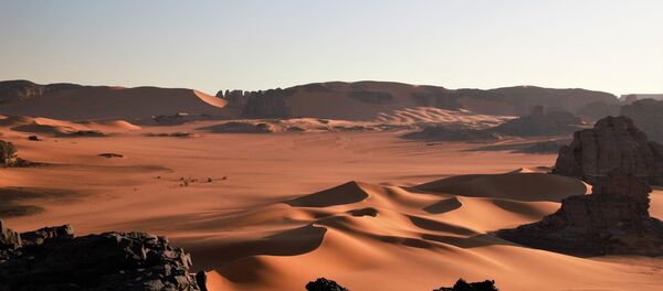 El desierto del Sahara (imagen ilustrativa) - Sputnik Mundo
