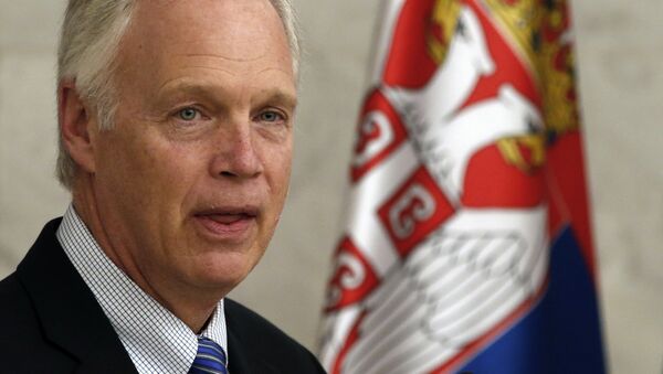 Senador estadounidense Ron Johnson en Serbia (archivo) - Sputnik Mundo