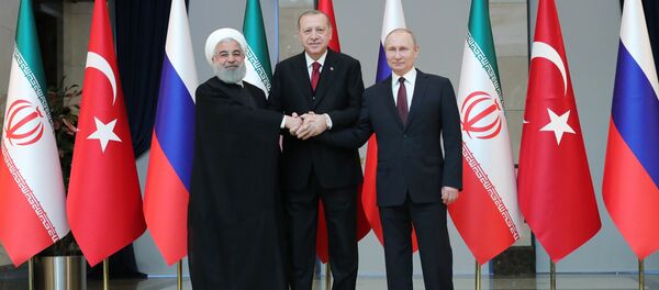 Vladímir Putin, el presidente de Rusia, Hasán Rohaní, el presidente de Irán, y Recep Tayyip Erdogan, el presidente de Turquía Vladímir Putin, el presidente de Rusia, Hasán Rohaní, el presidente de Irán, y Recep Tayyip Erdogan, el presidente de Turquía - Sputnik Mundo