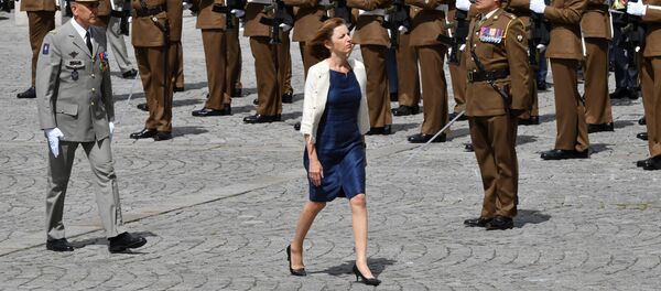 Florence Parly, ministra de Defensa de Francia - Sputnik Mundo