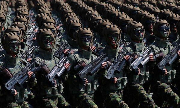 El desfile militar celebrado en Pyongyang con ocasión del 70 aniversario del país - Sputnik Mundo