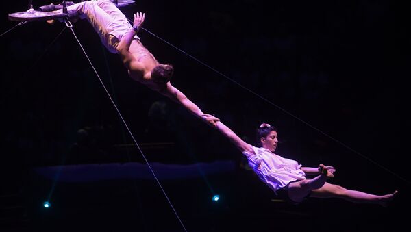 Jose y Dani, dúo de acróbatas argentinos, durante el VI Festival Internacional de Arte Circense Idol - Sputnik Mundo