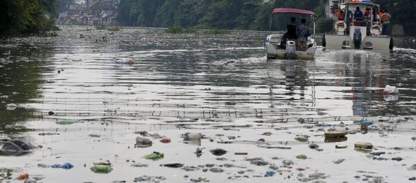 Residuos de plástico en la ciudad de San Juan, al este de Manila, Filipinas - Sputnik Mundo