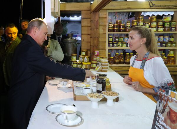 El Foro Económico Oriental, sin corbata: caviar y hospitalidad rusa - Sputnik Mundo