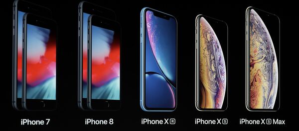 Phil Schiller, vicepresidente de Marketing de Apple presenta las características de los nuevos diseños de iPhone - Sputnik Mundo
