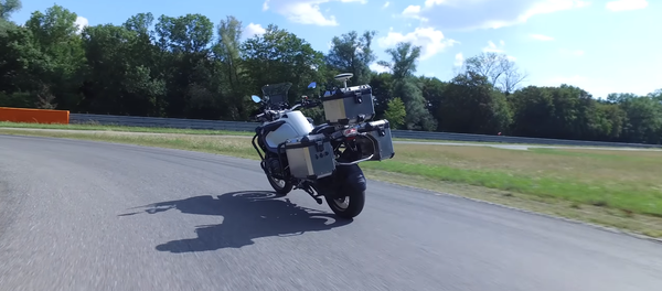 BMW diseña una motocicleta no tripulada - Sputnik Mundo