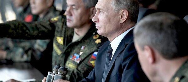 Presidente de Rusia, Vladímir Putin, durante los ejercicios Vostok 2018 Presidente de Rusia, Vladímir Putin, durante los ejercicios Vostok 2018 - Sputnik Mundo