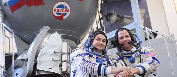 El ruso Alexéi Ovchinin y el estadounidense Tyler Nicklaus 'Nick' Hague - Sputnik Mundo