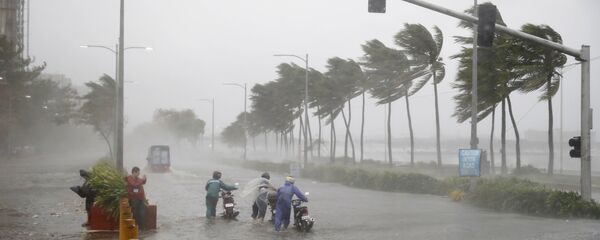 La llegada del tifón Mangkhut en Filipinas - Sputnik Mundo