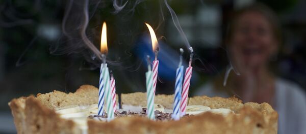 Una tarta de cumpleaños - Sputnik Mundo