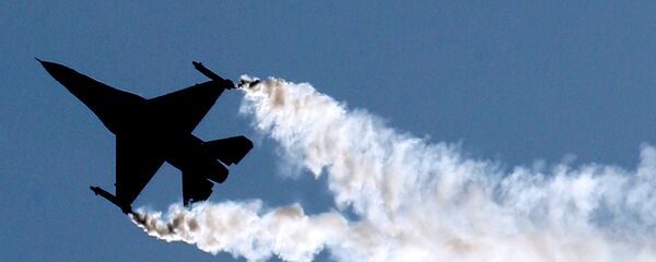 Avion de caza F-16 (imagen referencial) - Sputnik Mundo
